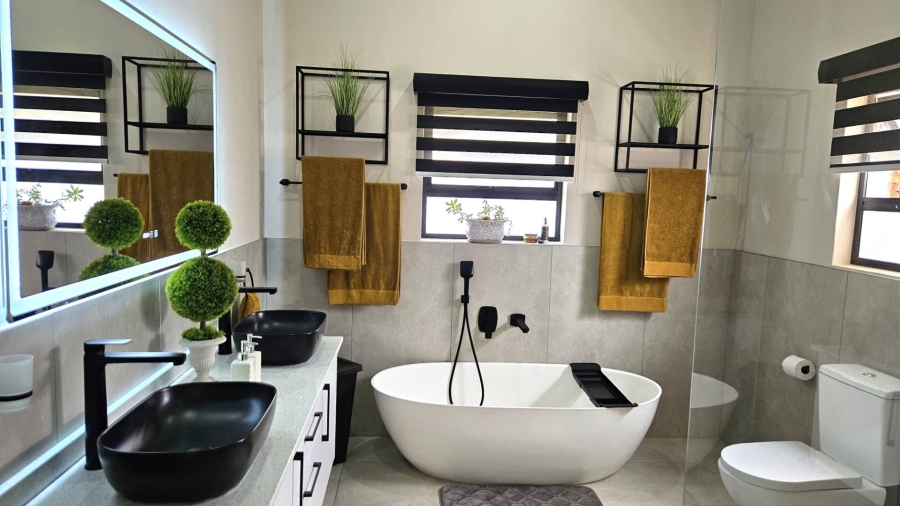 3 Bedroom Property for Sale in Meerhof North West